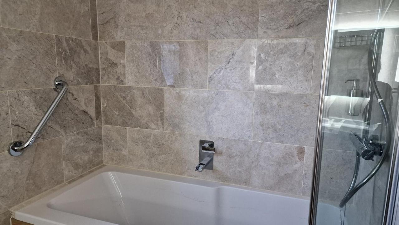 מלון קולפורד Koi Pond Annex מראה חיצוני תמונה