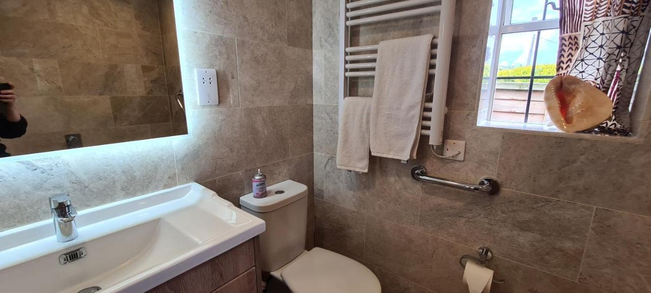 מלון קולפורד Koi Pond Annex מראה חיצוני תמונה